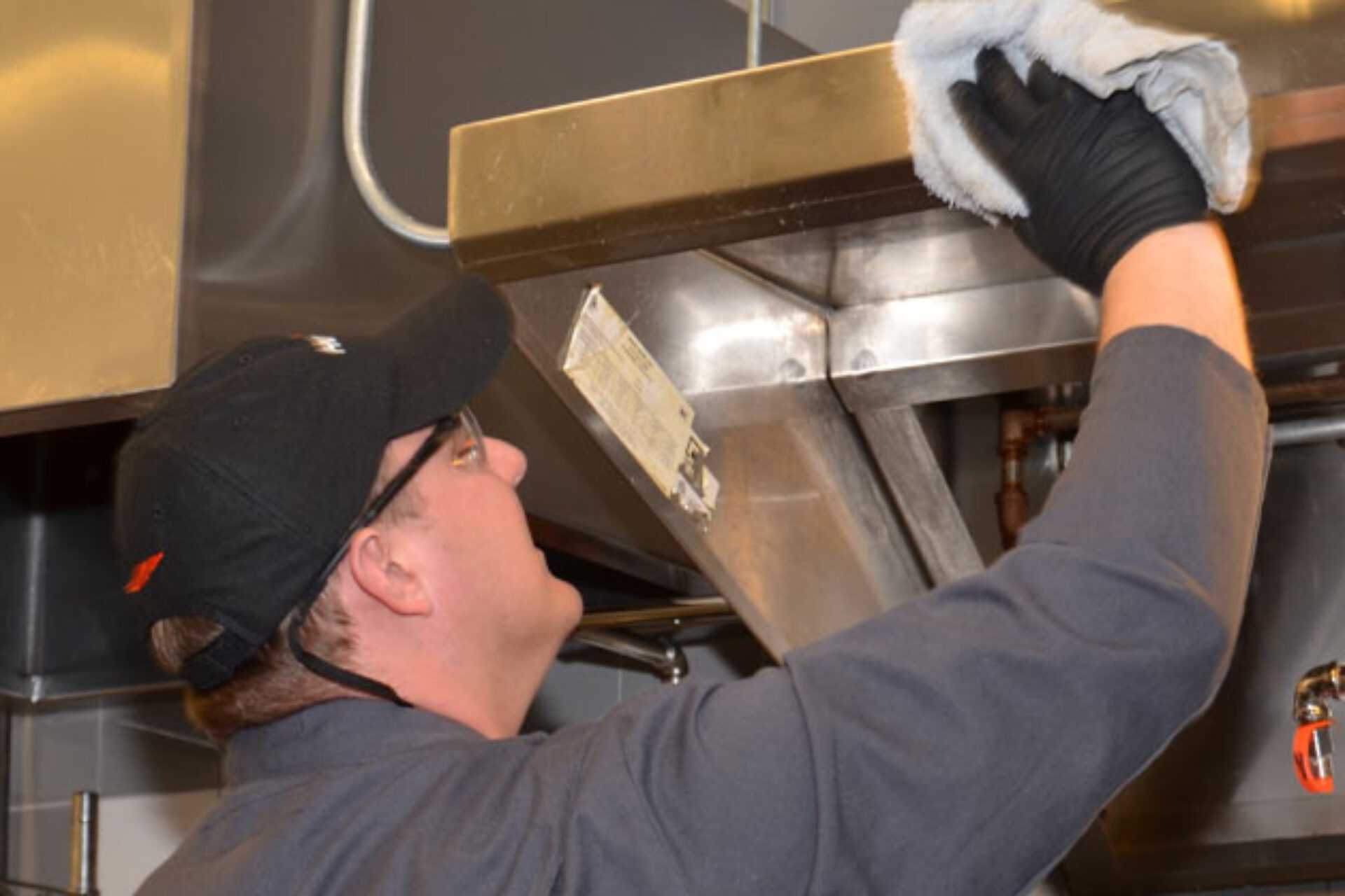 Chicago Commercial Kitchen Hood Cleaning HOODZ Of Downtown Chicago   Cleaning Hood 628x628 1920x1280 C Default 